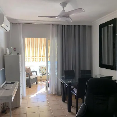 La Mar 2 Bed 2 Bath In Sought After Position Free Wifi شقة